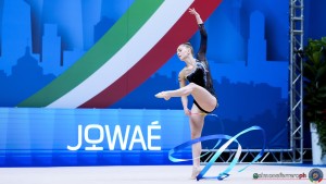 aa q neumann julia aut ph simone ferraro sfa07878 copia